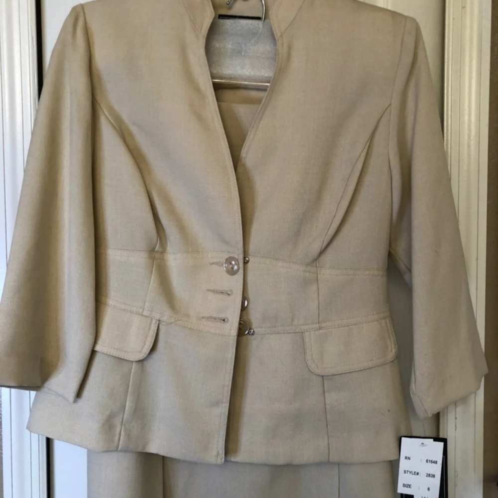 NWT 2 pc Skirt Set